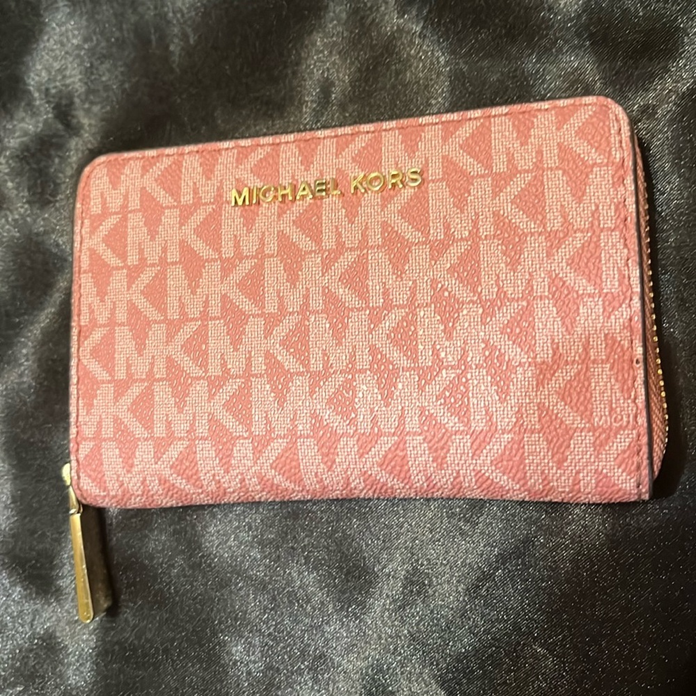 Michael Kors Authentic wallet